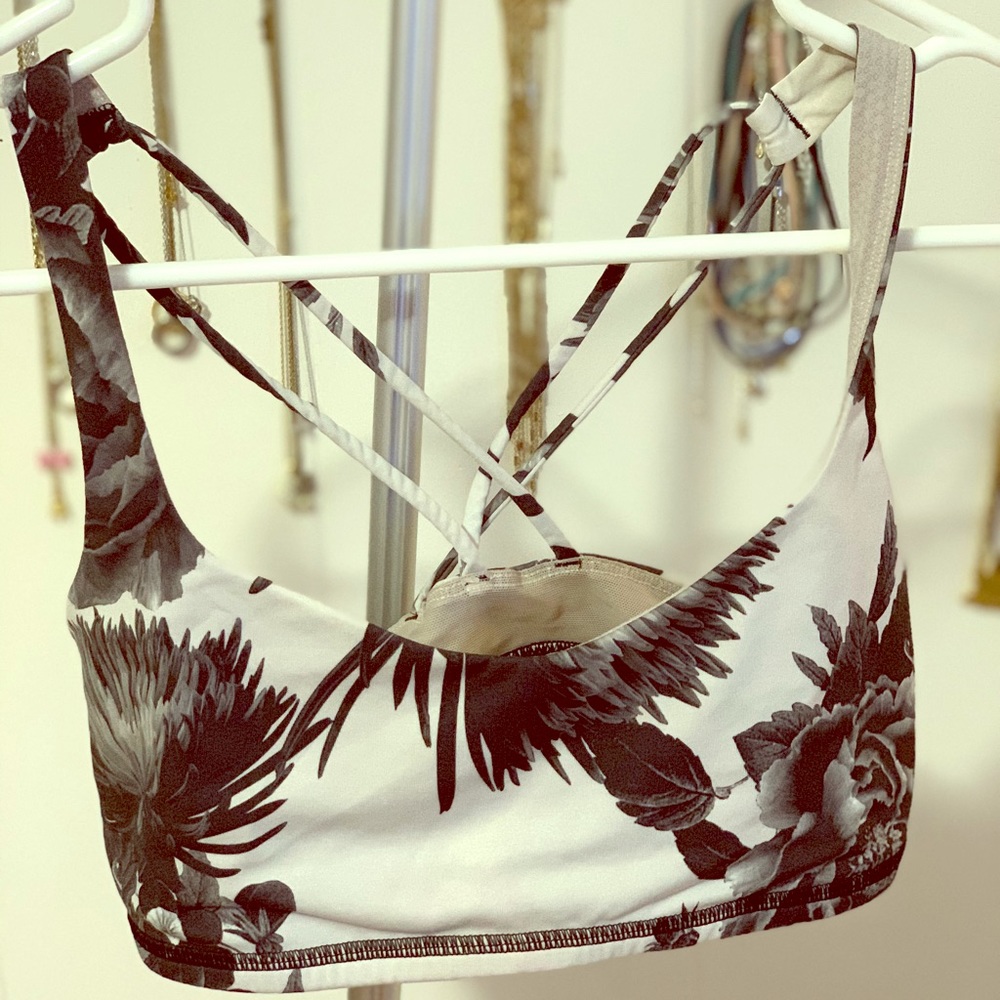 Lululemon Free to Be Bra